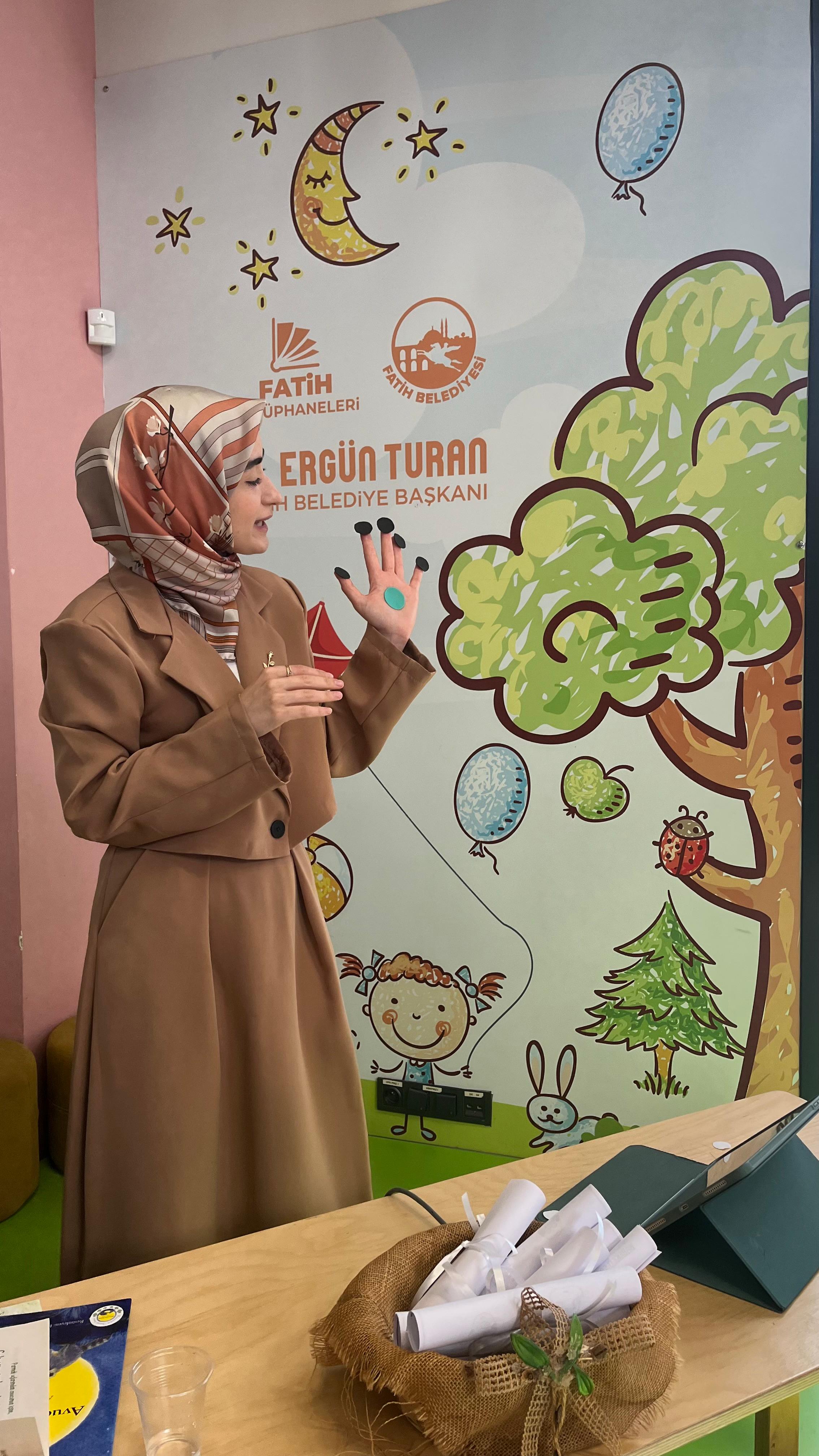 Songül Dakak Soylu çocuk gelişimi etkinliği sırasında